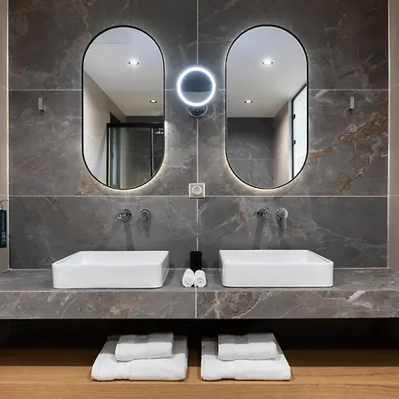 Hilton Garden Syggrou Avenue 호텔