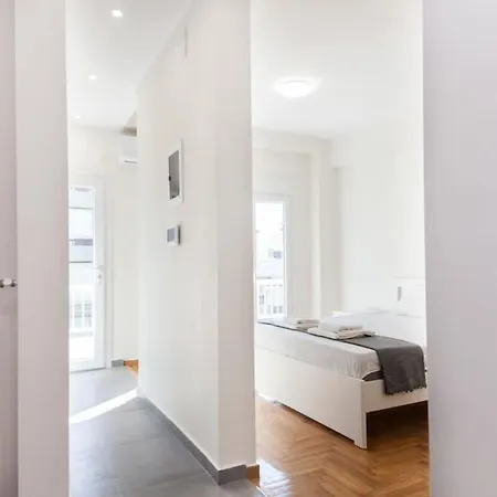 Chic & Modern 1-bedroom Paradise In Marousi Apartment