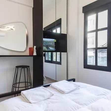 Beautiful Elegant Next To Monastiraki Apartment Athens
