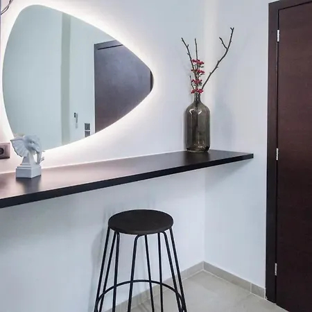 Beautiful Elegant Next To Monastiraki Apartment