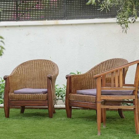 Voula Luxury Modern Living 1 Bd Apt With Garden