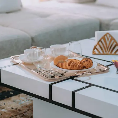 Voula Luxury Modern Living 1 Bd Apt With Garden Athens