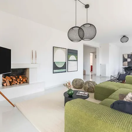 Apartment Elevated 2br In Chalandri By Upstreet