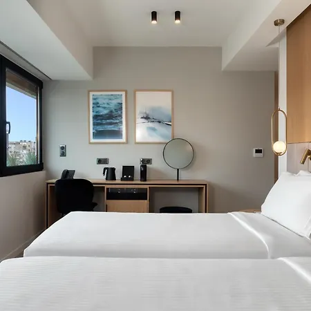 Hilton Garden Syggrou Avenue 호텔 4*