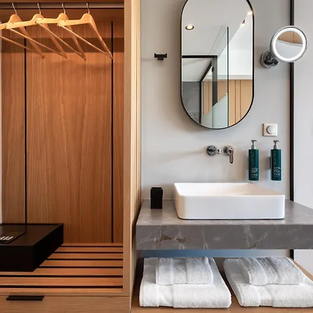 Hilton Garden Syggrou Avenue 4* 아테네
