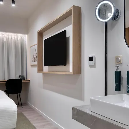 Hilton Garden Syggrou Avenue 4*