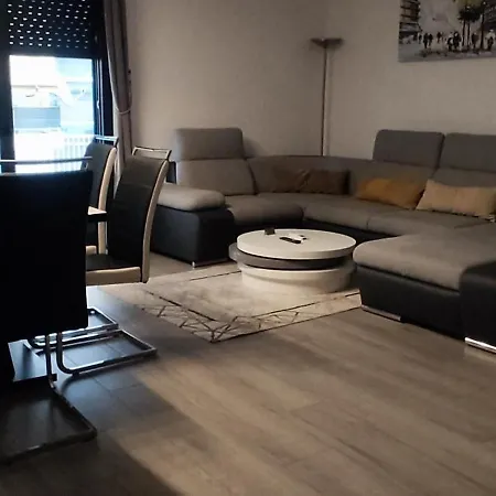 Apartment Fabilicious - 2 Apartments- Romantic Jacuzzi & Spacious Family Comfort *