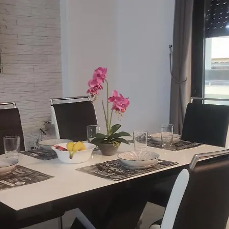 Apartment Fabilicious - 2 Apartments- Romantic Jacuzzi & Spacious Family Comfort Athens