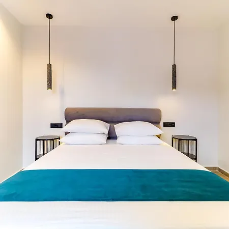 Abov Acropolis Otel 4*