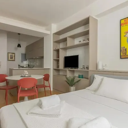 Perfect Spot! In Kolonaki Apartment *
