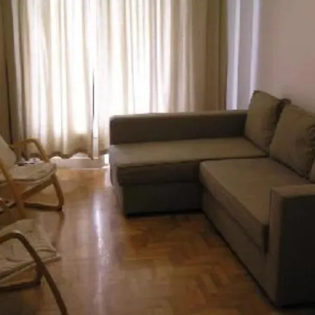 Cosy House Near Metro