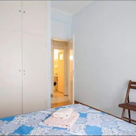 Cosy House Near Metro Apartment *
