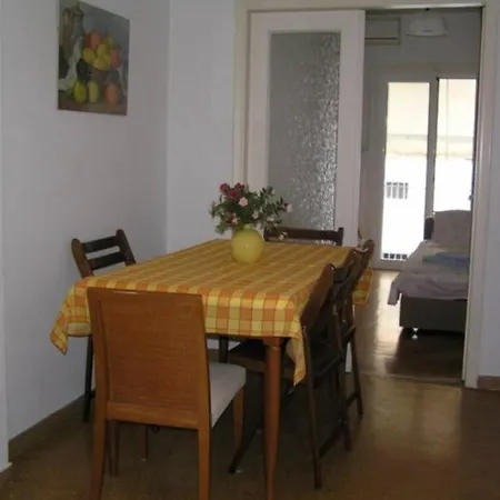Apartament Cosy House Near Metro Ateny
