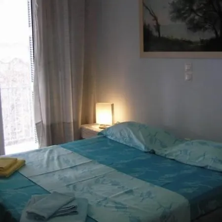 Cosy House Near Metro Apartment