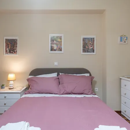 Thissio Family Apartment