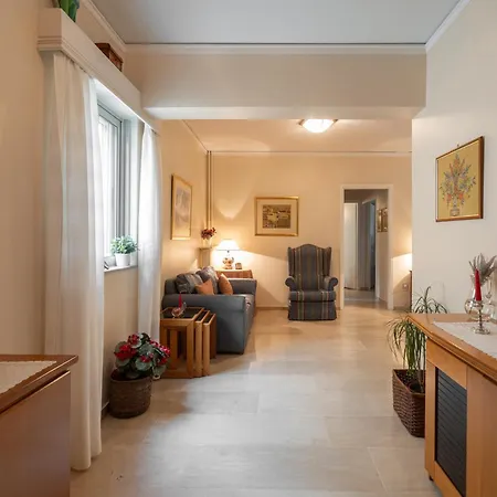 Thissio Family Apartment Athens