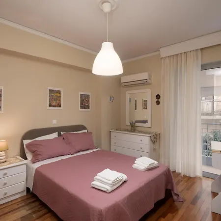 Thissio Family Apartment