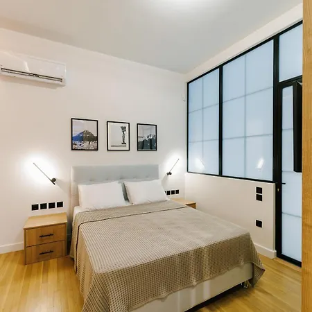 G Apartment *