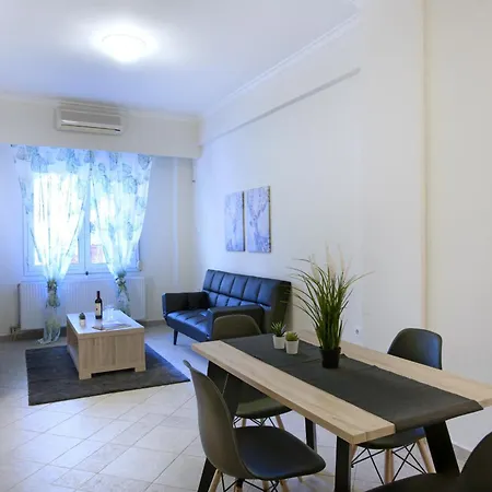 Comfortable At The Foot Of The Odeon Of Herodes Atticus Apartment *