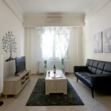 Comfortable At The Foot Of The Odeon Of Herodes Atticus Apartament