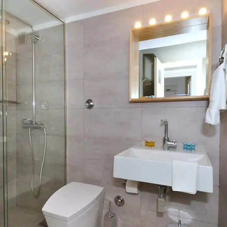 Thiseio, A Vintage Apartment *