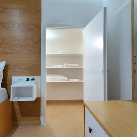 Apartment Acropolis, A And Minimal *