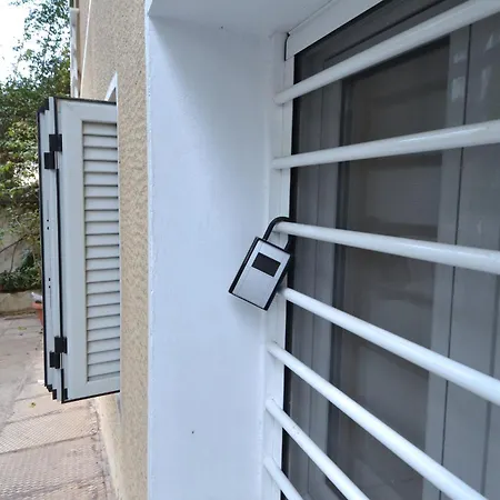 Acropolis, A And Minimal Apartment
