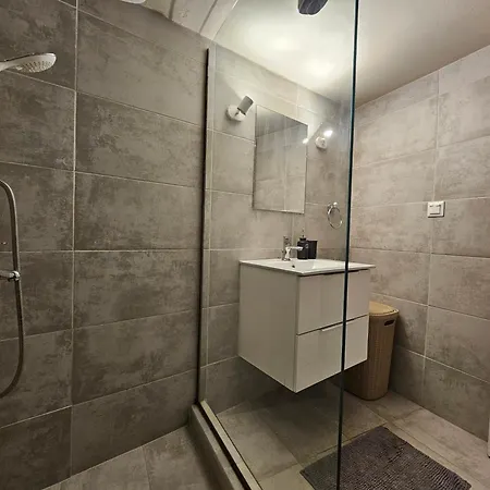 J&g Luxury - Town Apartment