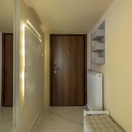 Comfort & Light Family-friendly Apartment