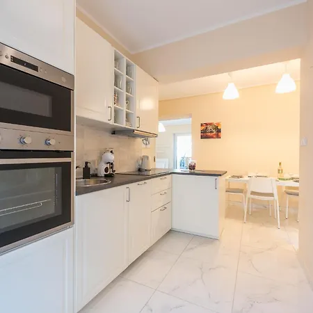 Comfort & Light Family-friendly Apartment *