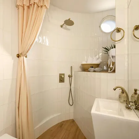 Aristotelus Jacuzzi & Acropolis View Apartment *