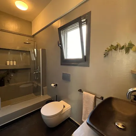 Acropolis Cityscape Loft Apartment