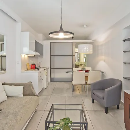 Milanou Glyfada G1 First Apartment *