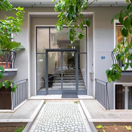 Apartment Spacious Modern In Near Metro Athens