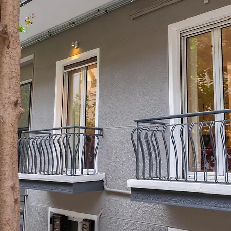 Spacious Modern In Near Metro *