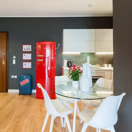 Ma Maison No. 2: Luxury With Parking And High-speed Internet Apartment *