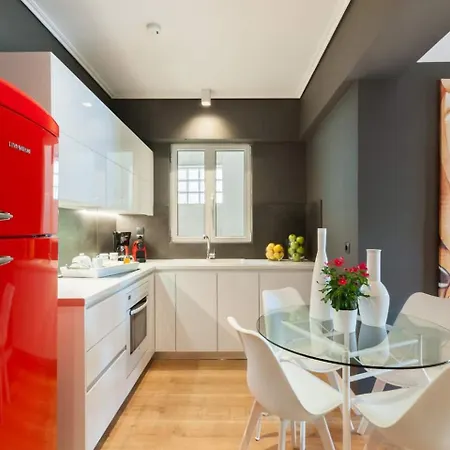 Ma Maison Nο 2, Luxury With Parking, Ultra High Speed Internet 200 Mbps, 15' To Acropolis By Metro, 1' From Metro Appartement Athènes