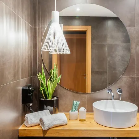 Appartement Ma Maison Nο 2, Luxury With Parking, Ultra High Speed Internet 200 Mbps, 15' To Acropolis By Metro, 1' From Metro