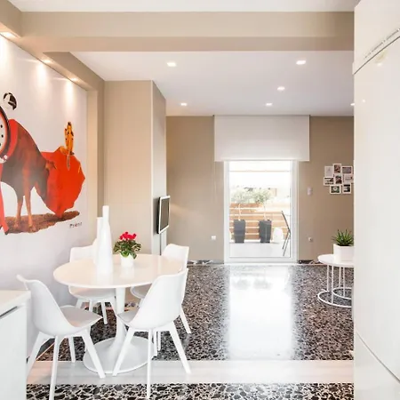 Apartment Ma Maison Penthouse: Acropolis Views & Metro Convenience Athens