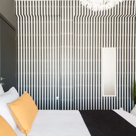 Ma Maison Penthouse: Acropolis Views & Metro Convenience *