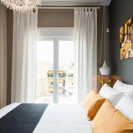Ma Maison Penthouse: Acropolis Views & Metro Convenience Apartment *
