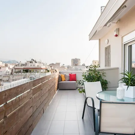 Ma Maison Penthouse: Acropolis Views & Metro Convenience Athens