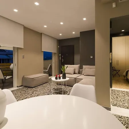 Apartment Ma Maison Penthouse: Acropolis Views & Metro Convenience *