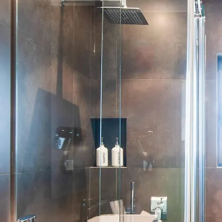 Ma Maison Penthouse: Acropolis Views & Metro Convenience Athens