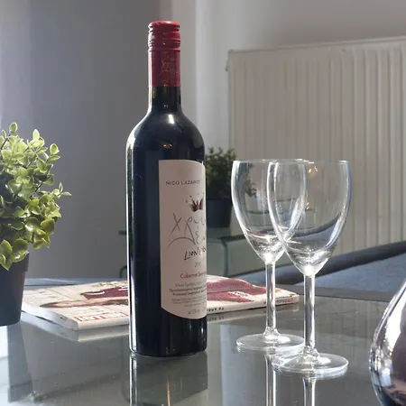 Glyfada A Modern Minimal Apartment Athens