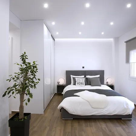 Apartment Koukaki, A Modern, Newly Refurbished Athens