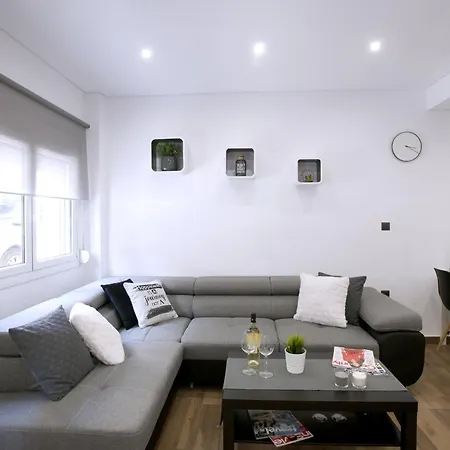 Apartment Koukaki, A Modern, Newly Refurbished Athens
