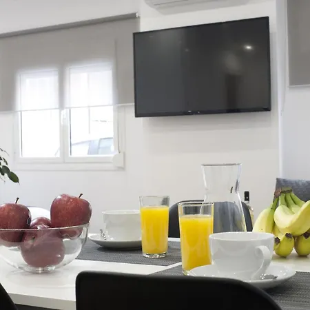 Apartment Koukaki, A Modern, Newly Refurbished Athens
