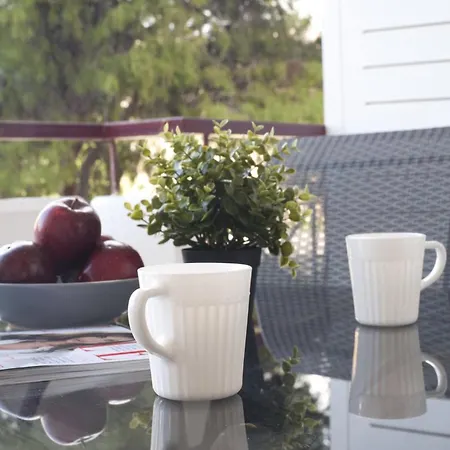 Glyfada A Modern Minimal Apartment *