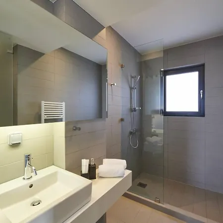 Ma Maison Downtown Loft: Acropolis-adjacent With High-speed Internet Apartment *